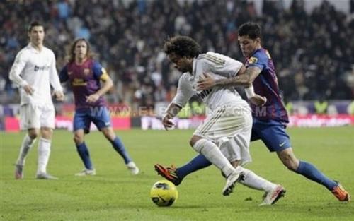 فيديو : مارسيلو يرفض مصافحة بيكي