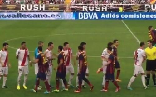 لاعب رايو فايكانو لا يمد يده لمصافحة ميسي