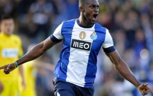 نابولي تجد خليفة كافاني