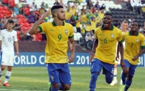 صراع إنجليزي محتدم على خدمات موسكيتو