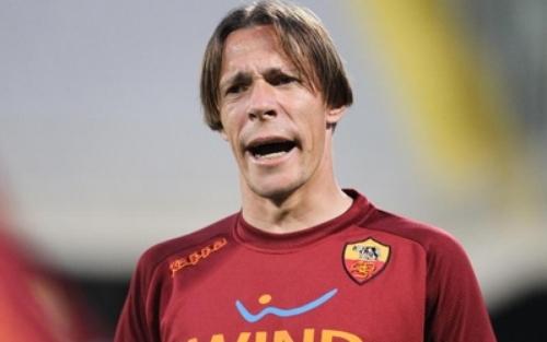 تادي يغادر روما صوب الإمارات