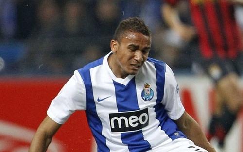 رادار برشلونة يُراقب ظهير بورتو 