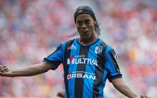 رونالدينهو: سجلت 23 هدفا في مباراة واحدة