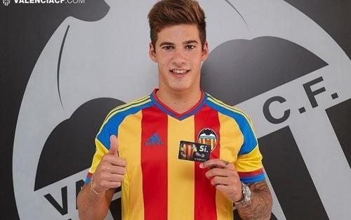 رسمياً: فالنسيا يتعاقد مع مهاجم سيلتا فيجو