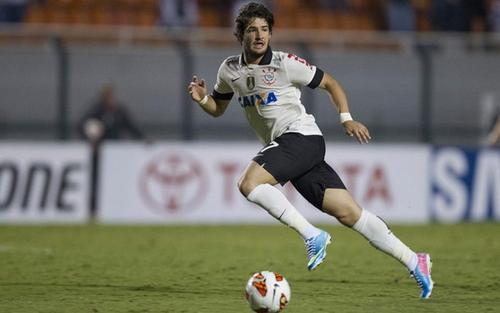 ألكسندر باتو يعتزم العودة إلى أوروبا