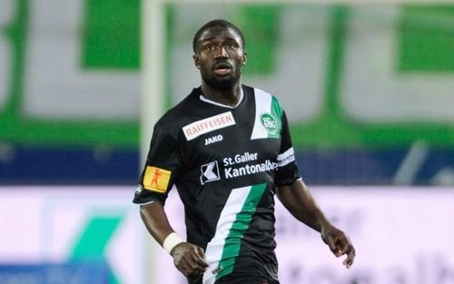 ردار توتنهام يُطارد ظهير سيون!