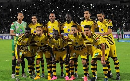 اللجنة التأديبية للمغرب الفاسي تعاقب ثلاث لاعبين