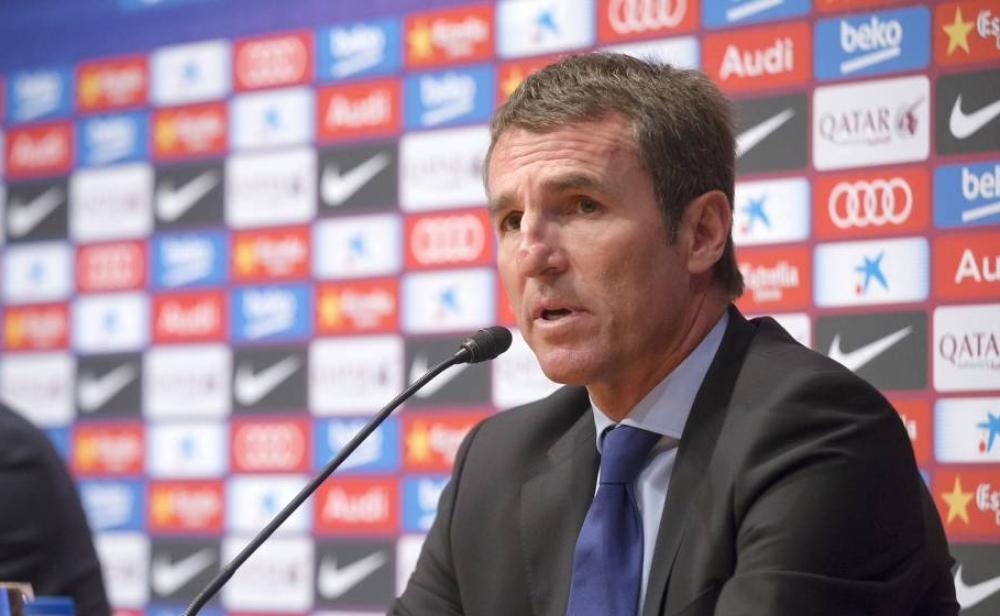 المدير الرياضي للبارسا: ألفيش أخبرنا برحيله