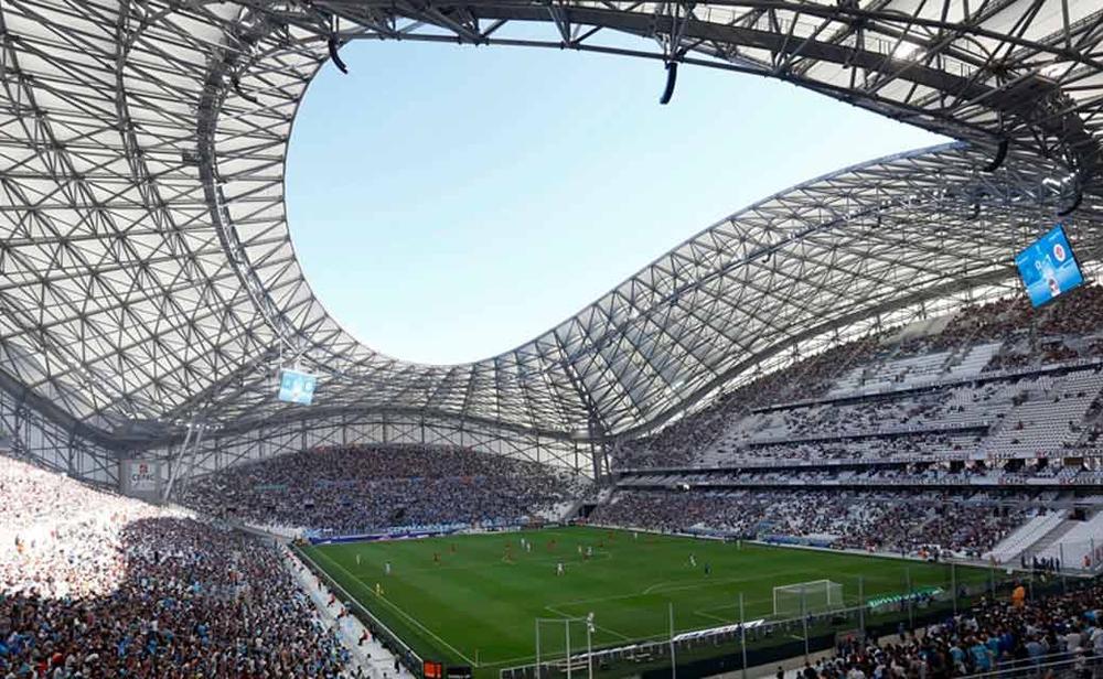 مارسيليا الفرنسي يغير اسم ملعبه 