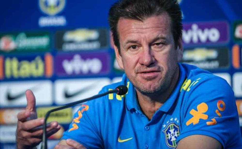 دونغا: ألفيس قادر على النجاح مع يوفنتوس