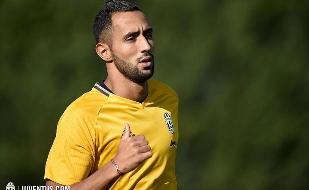 بنعطية يواسي ديمبا با برسالة مؤثرة 