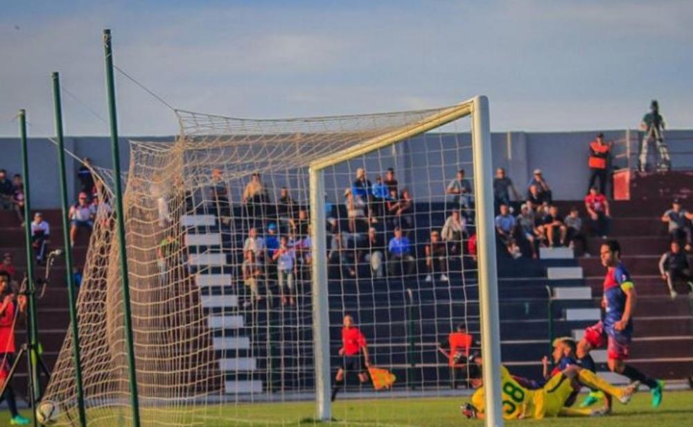 أولمبيك آسفي يحتج بشدة على قرارات اليعقوبي في بلاغ