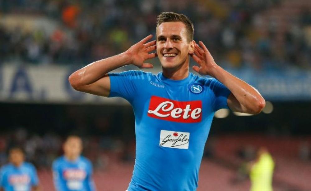 مهاجم نابولي يجري جراحة في الرباط الصليبي