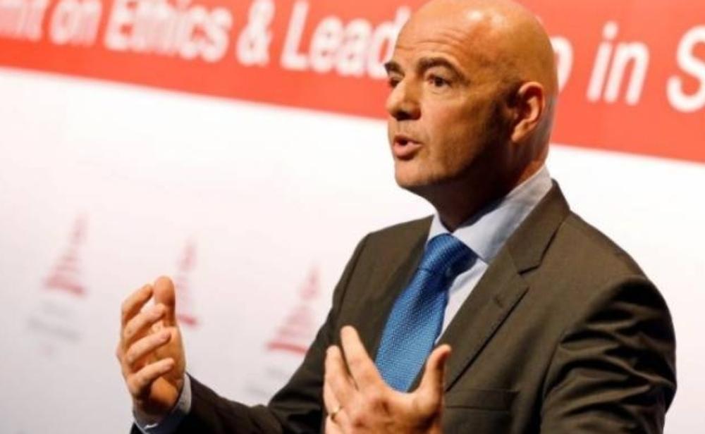 الفيفا يدرس مقترح إنفانتينو المثير للجدل