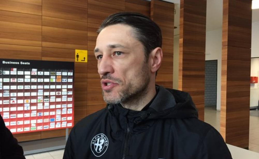 اينتراخت فرانكفورت يمدد عقد مدربه كوفاتش