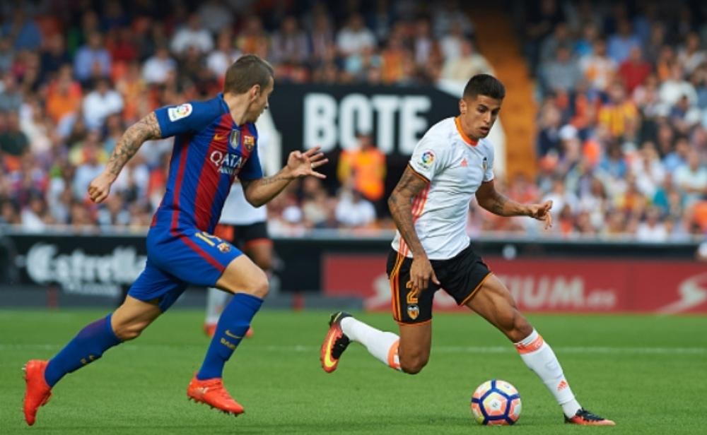 برشلونة يصل إلى اتفاق مع لاعب فالنسيا