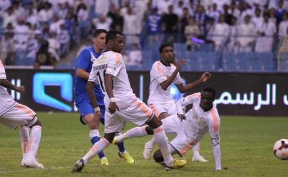 مفاجأة: الشباب يجدد مفاوضاته مع نجم هلالي سابق !