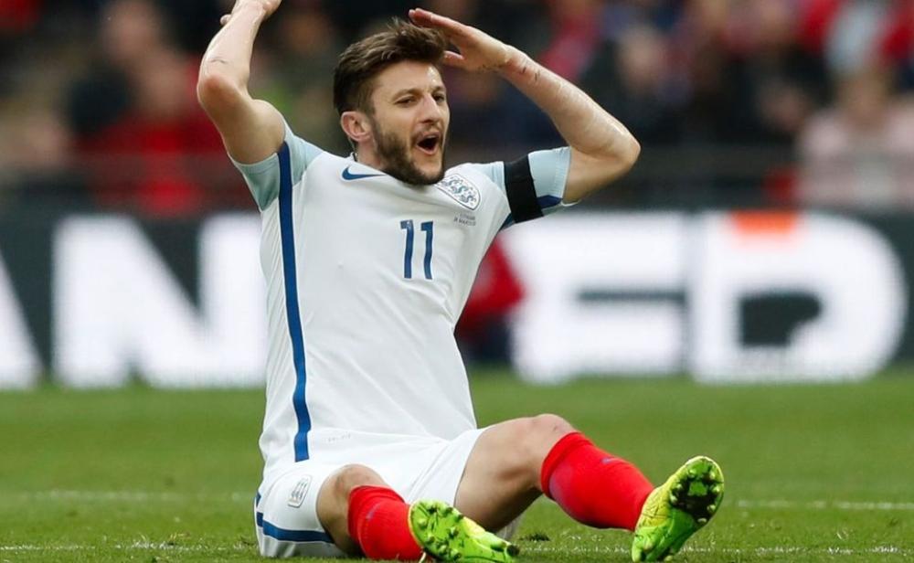 الإصابة تُغيّْب آدم لالانا عن منتخب إنجلترا