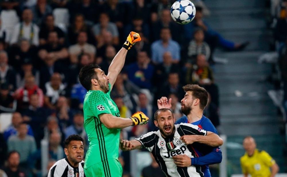 خبير التحكيم الإسباني: لا توجد ركلة جزاء على كيليني