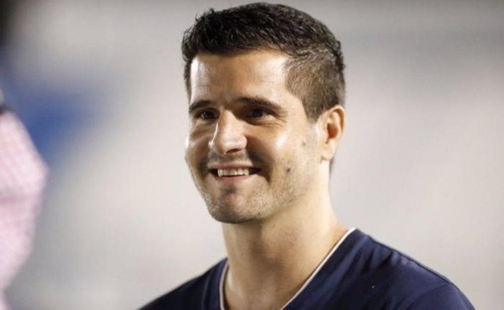 البرازيلي تفاريس : مغادرتي الهلال أسوأ قرار في حياتي