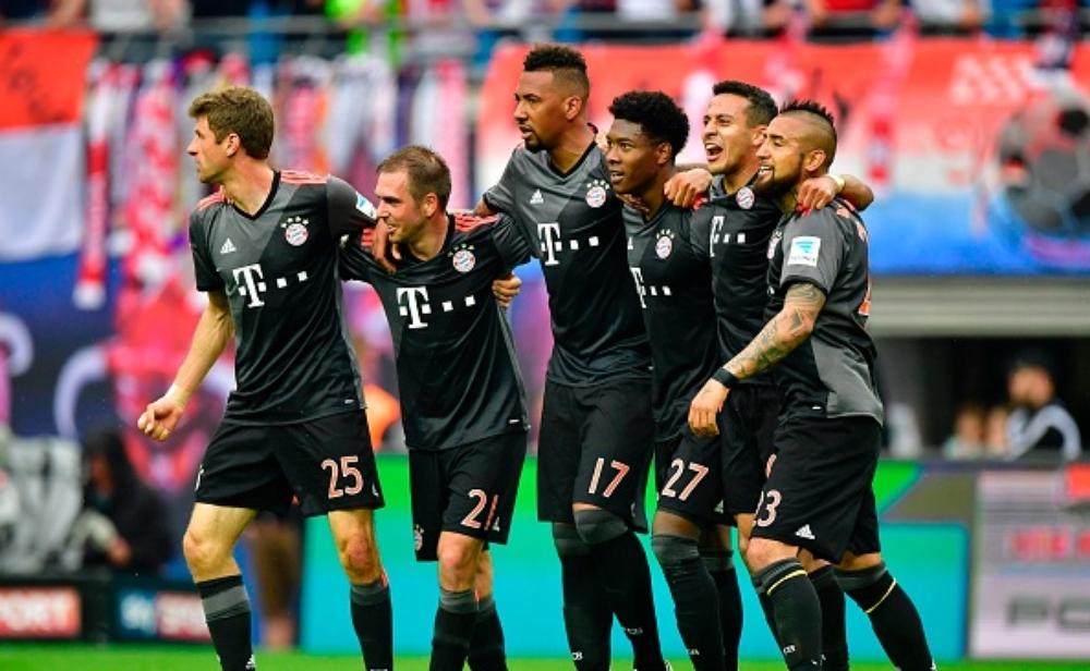 بايرن ميونيخ يحقق "ريمونتادا" ويفوز على مفاجأة الموسم لايبزيغ
