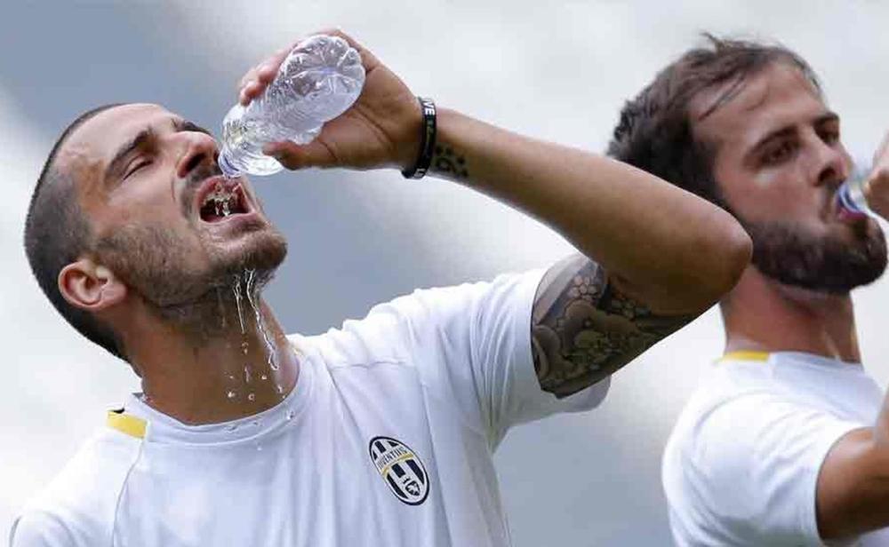 بونوتشي يَصدُّ كافة العروض الواردة إليه