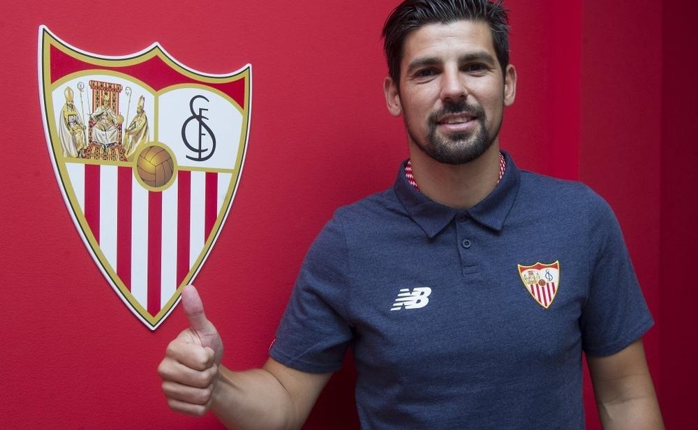 رسمياً: مانشستر سيتي يبيع لاعبه لإشبيلية