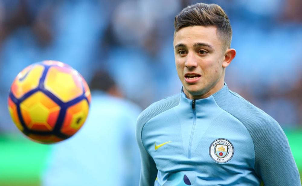 جيرونا يعلن عن استعارة مدافع مانشستر سيتي