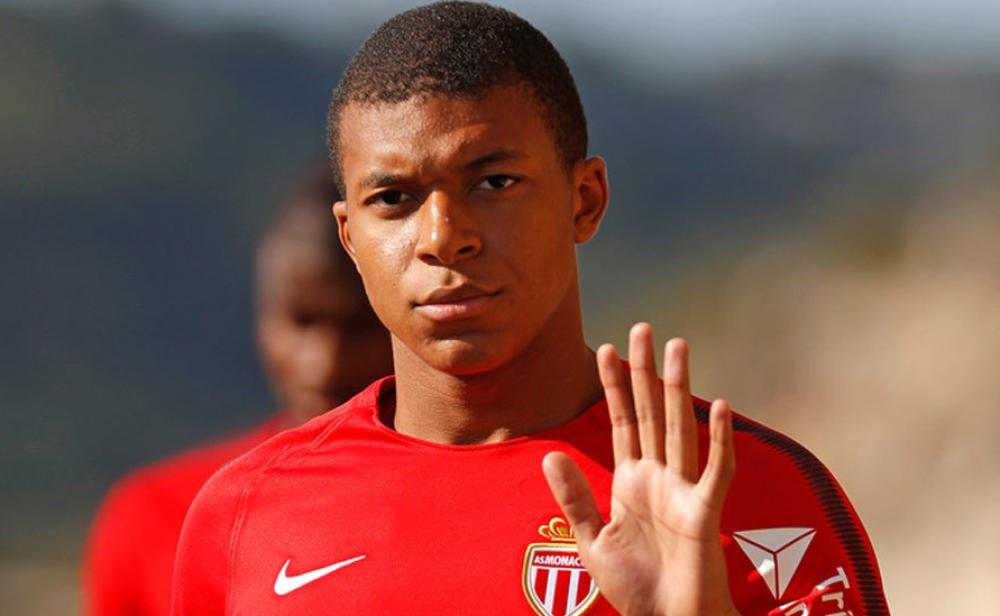 روابط أنصار موناكو تفتح النار على كيليان مبابي