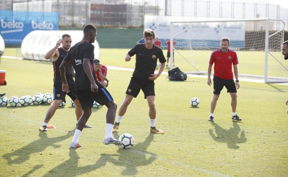 برشلونة يخوض أول مران استعداداً لديربي كتلونيا