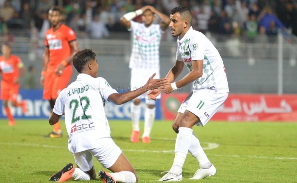 جماهير الدفاع الحسني الجديدي تستقبل اللاعبين بالورود