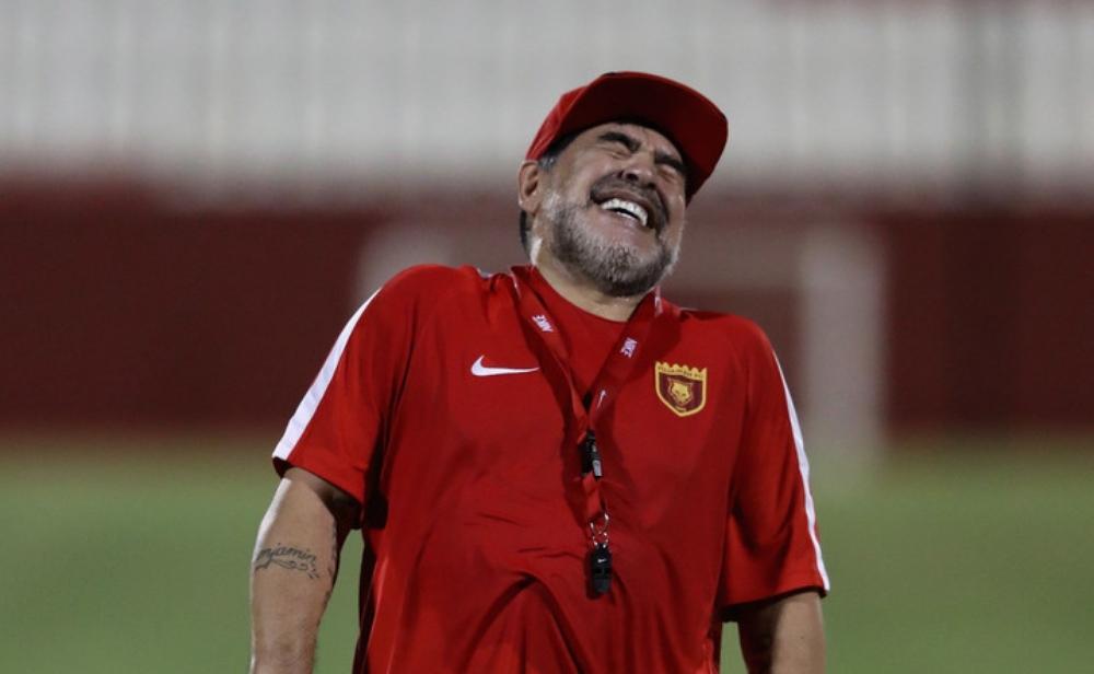 مارادونا يسخر من كريستيانو الذي يرى نفسه "أفضل لاعب في التاريخ"