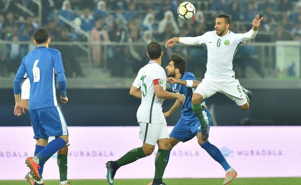 نجم دولي متألق يعبر عن حزنه لفشل انتقاله لنادي كبير