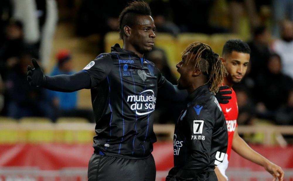 يوفنتوس يُعلن موقفه من التعاقد مع بالوتيلي