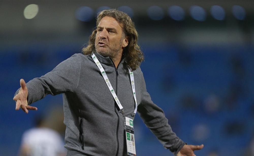 ناديان سعوديان ونادي اماراتي يترقبون موقف كارينيو مع الشباب