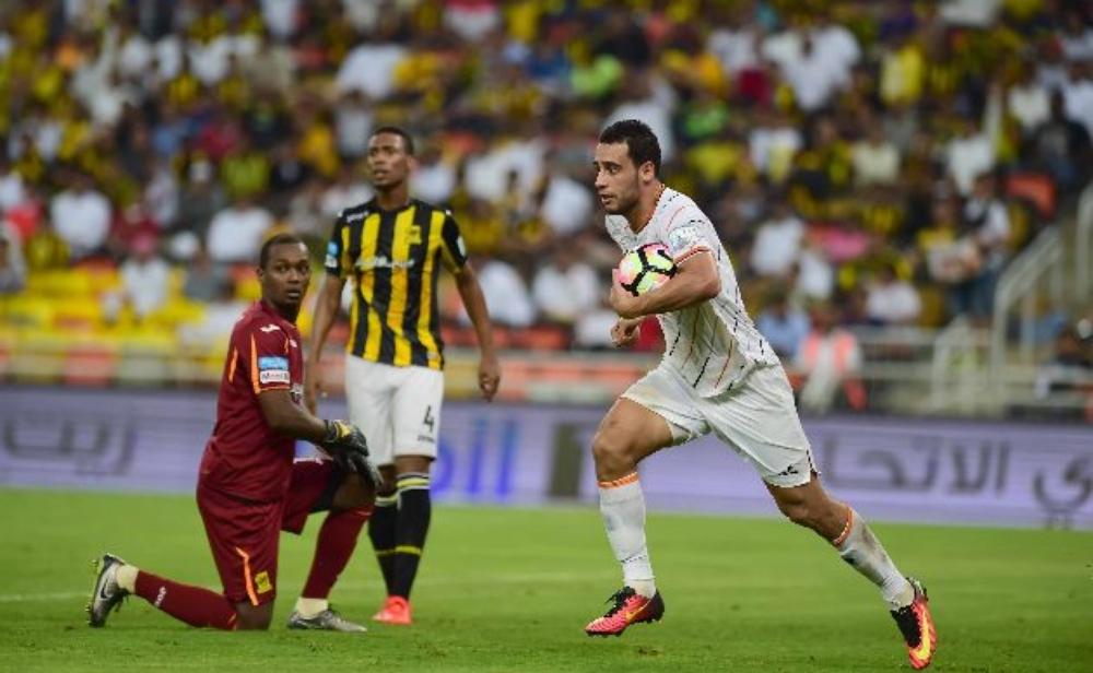 انجاز تاريخي كبير يحققه بن يطو مع الشباب