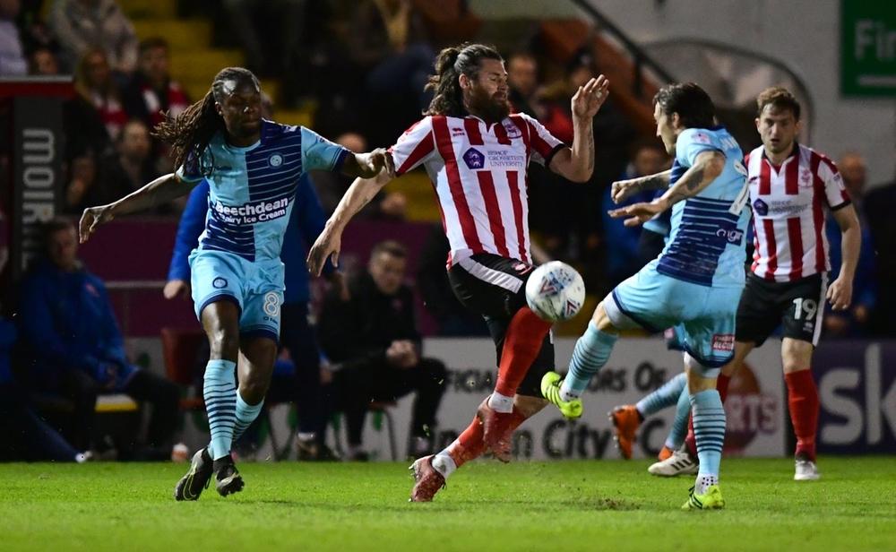 إيقاف لاعب إنجليزي لـ6 سنوات بسبب تورطه في المراهنات