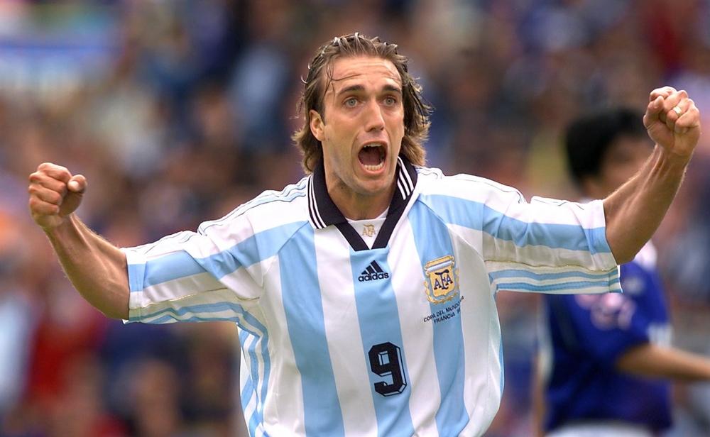 'أنيكدوت المونديال' | رقم باتيستوتا ما زال صامدا