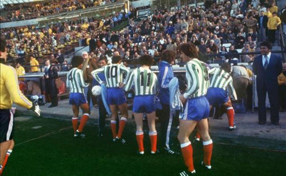 'أنيكدوت المونديال' | فريق من الضواحي ينقذ المنتخب الفرنسي