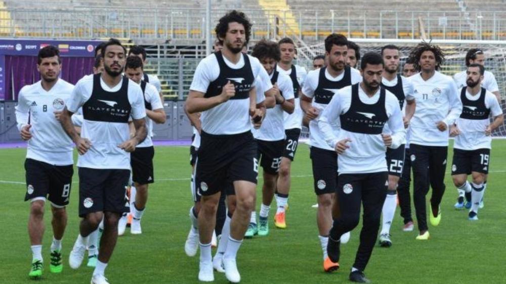 أحد لاعبي المنتخب المصري يسبق الجميع إلى روسيا!