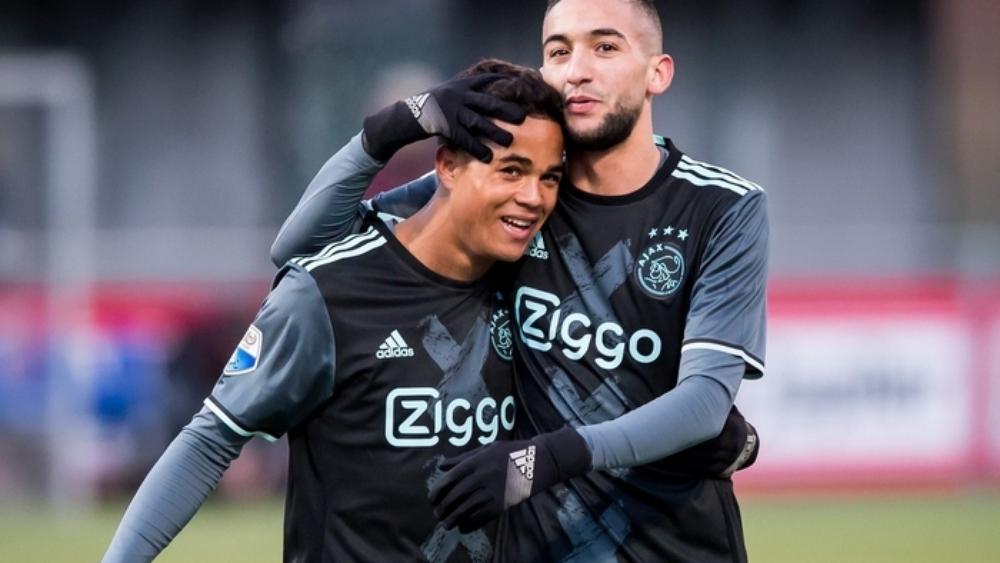 روما يُؤمِّن مستقبله بضم موهبتي أياكس