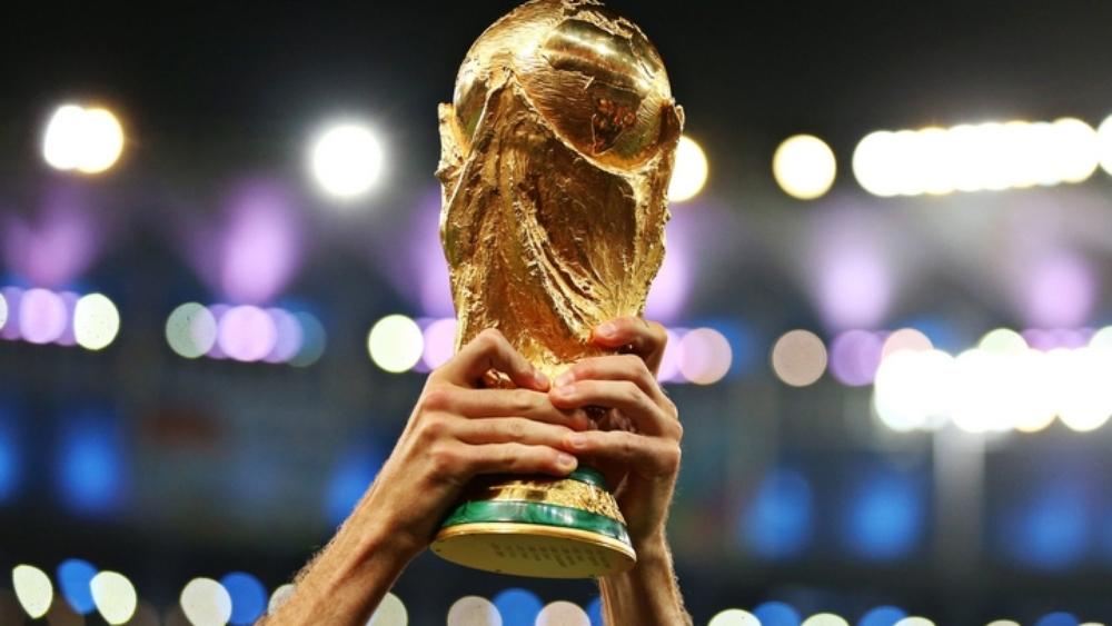 الفيفا يدرس زيادة عدد منتخبات مونديال 2022