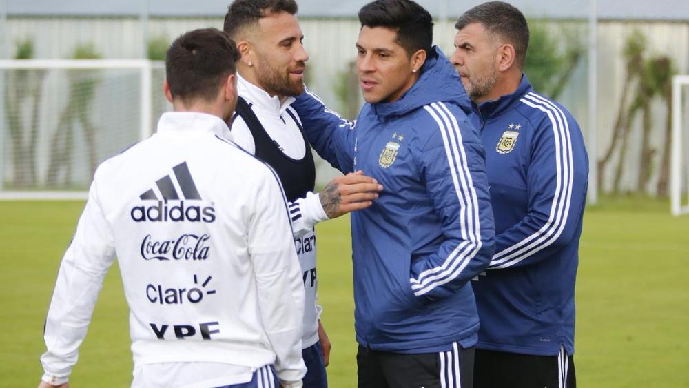 بيريز بديل لانزيني ينضم إلى تدريبات الأرجنتين