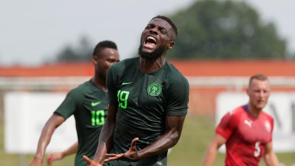 مدرب نيجيريا يخشى تأثير الصيام على لاعبيه