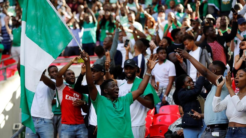 منع جماهير نيجيريا من جلب الدجاج الحي