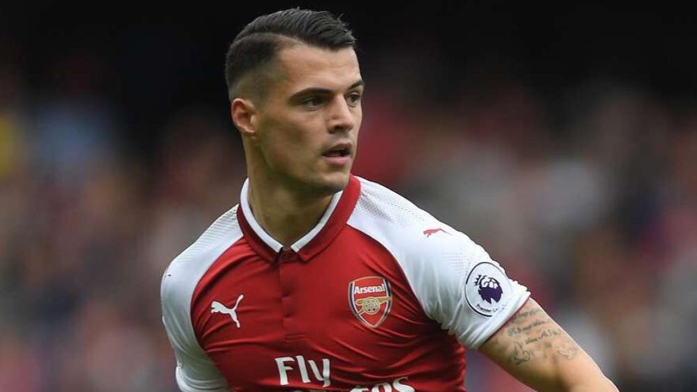 السويسري تشاكا يمدد عقده مع أرسنال