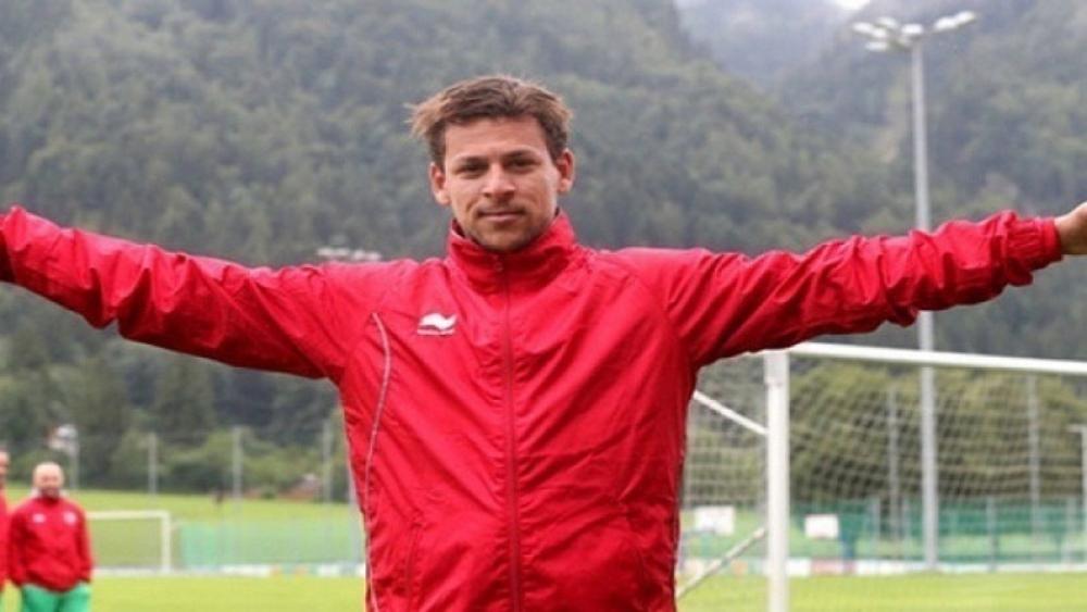 المساكني يصل موسكو لمساندة تونس أمام إنجلترا