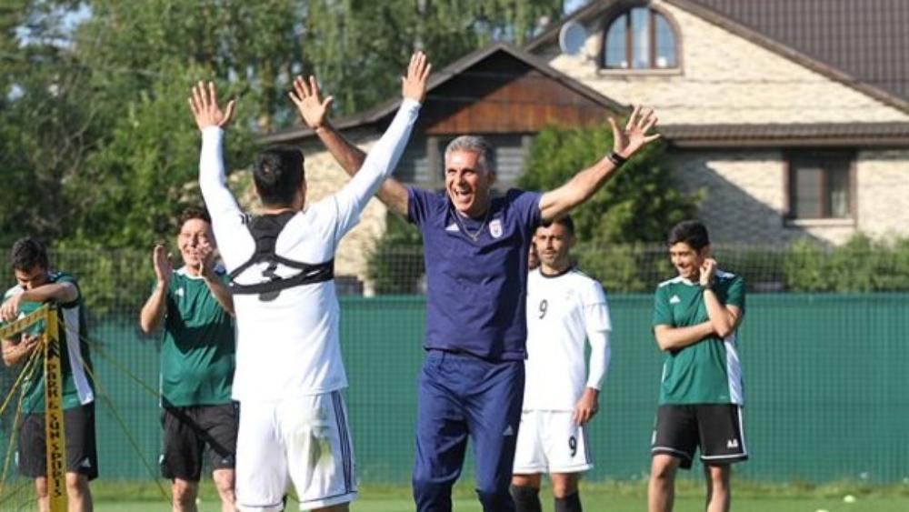 بالصور.. فرحة لا توصف في تدريبات إيران