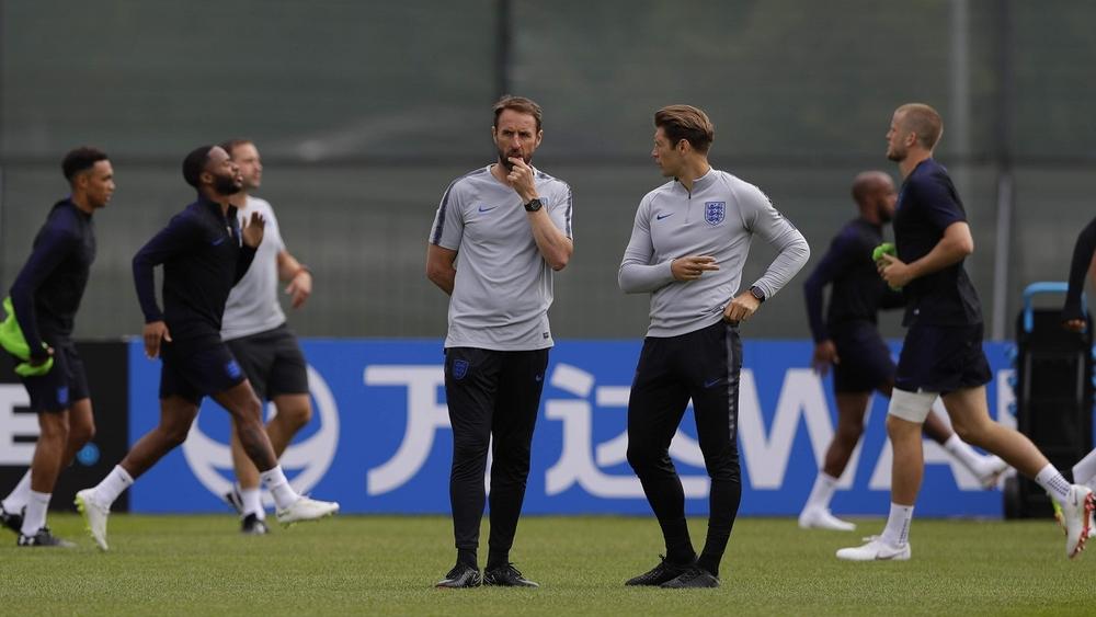 جدلية وسائل التواصل الاجتماعي بين اللاعبين والمدربين