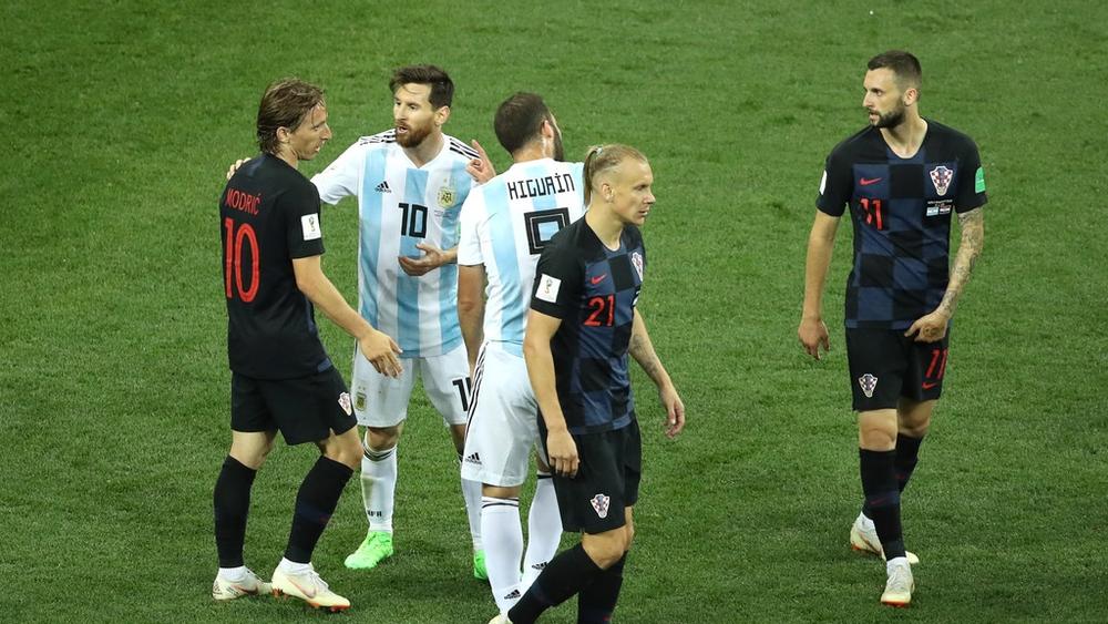 مودريتش يكشف: "ميسي لاعب رائع لكنه لن يفعل كل شيء لوحده"